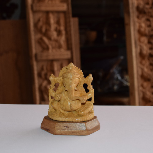 white wood Ganesh 4 inch of size 